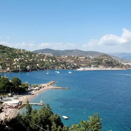 Hébergement de vacances Espero-pax Sleeps 8 Pool Wifi *