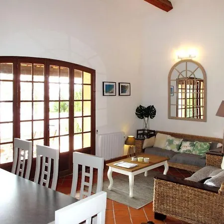 Hébergement de vacances Espero-pax Sleeps 8 Pool Wifi